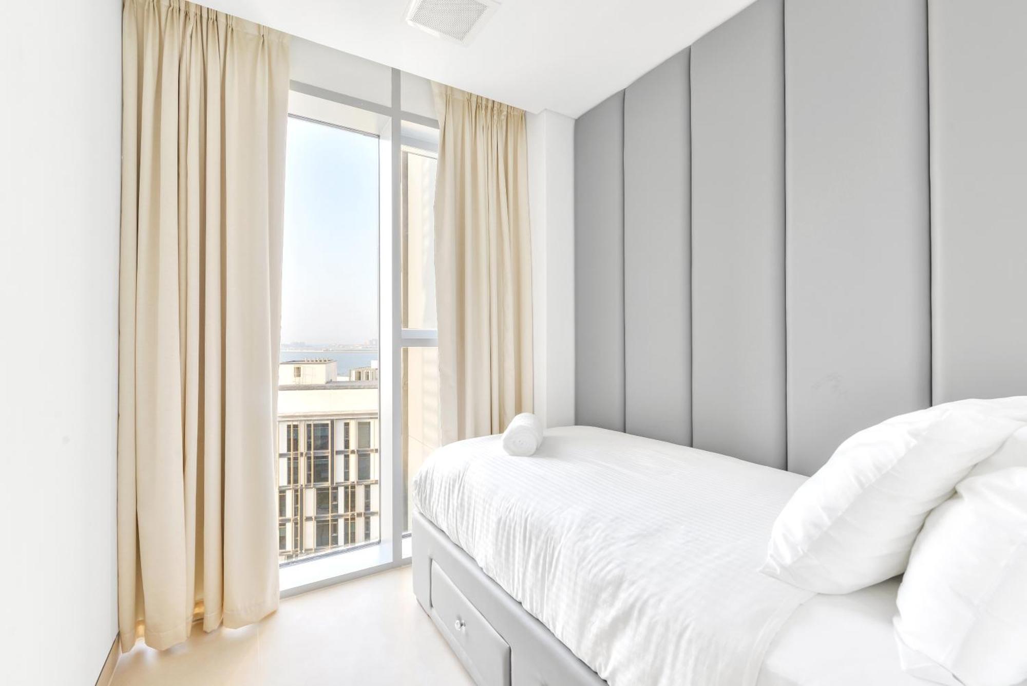 Premium 2+ 1 Bedroom Condo In The Heart Of Bluewaters Island Дубай Екстериор снимка