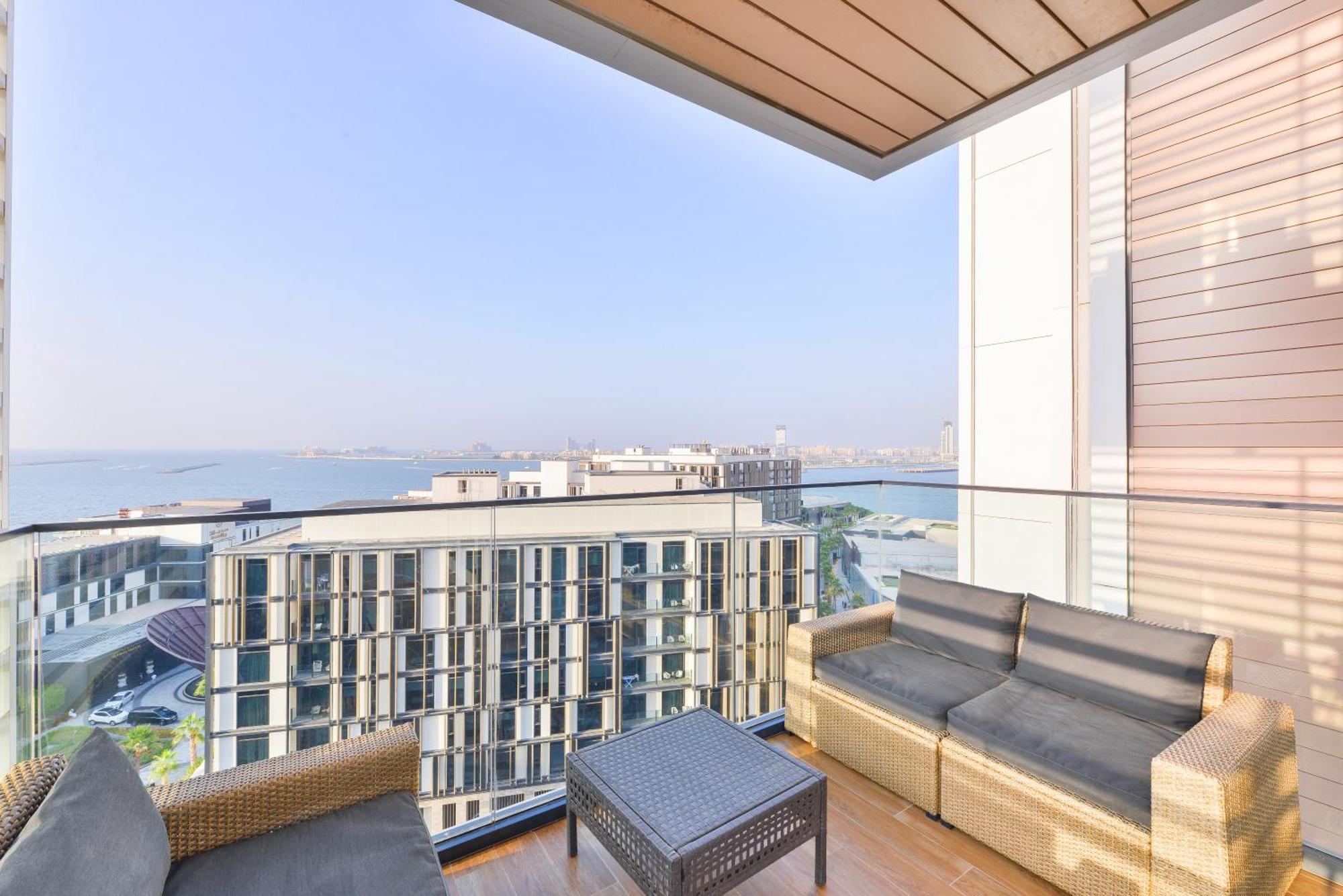 Premium 2+ 1 Bedroom Condo In The Heart Of Bluewaters Island Дубай Екстериор снимка