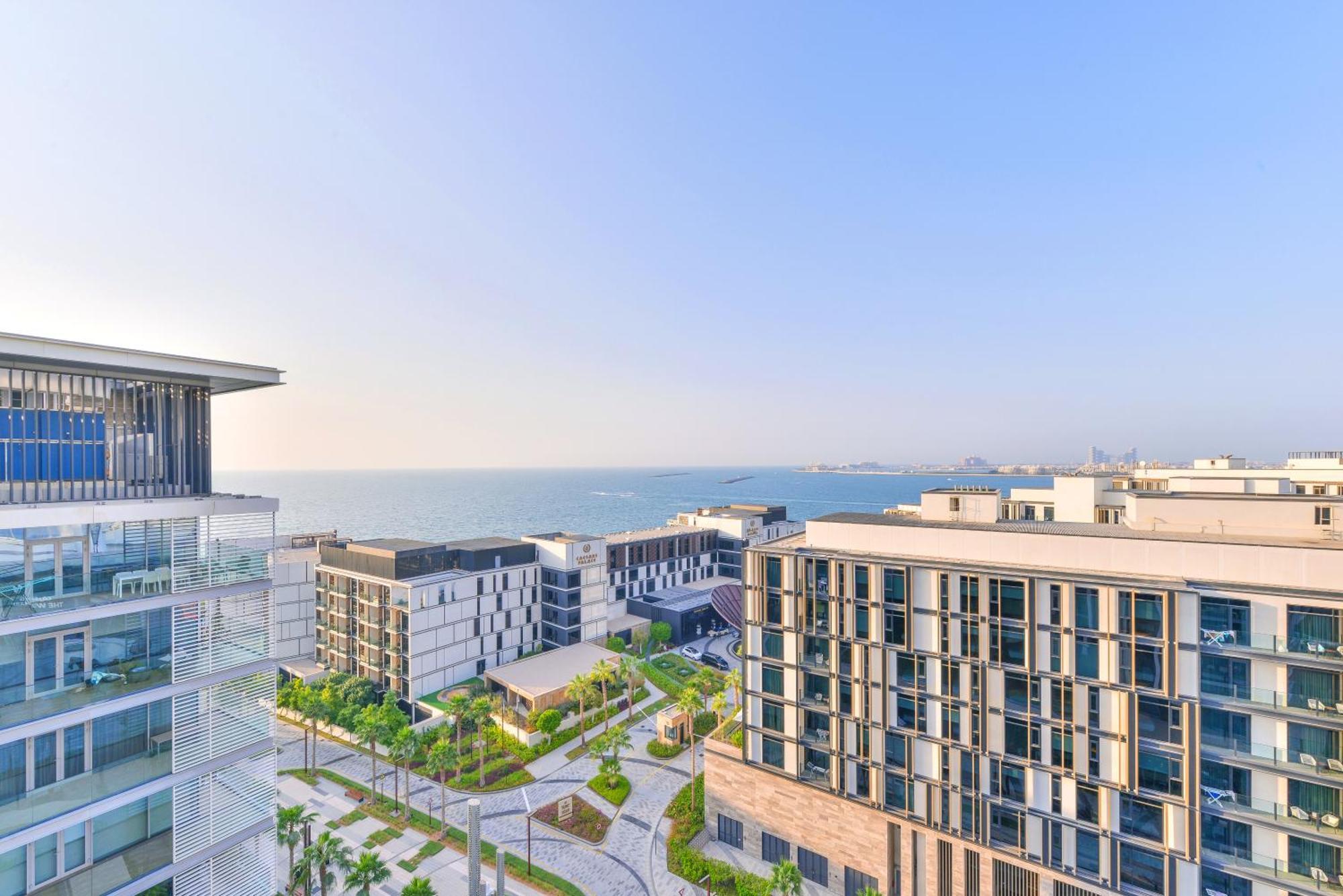 Premium 2+ 1 Bedroom Condo In The Heart Of Bluewaters Island Дубай Екстериор снимка