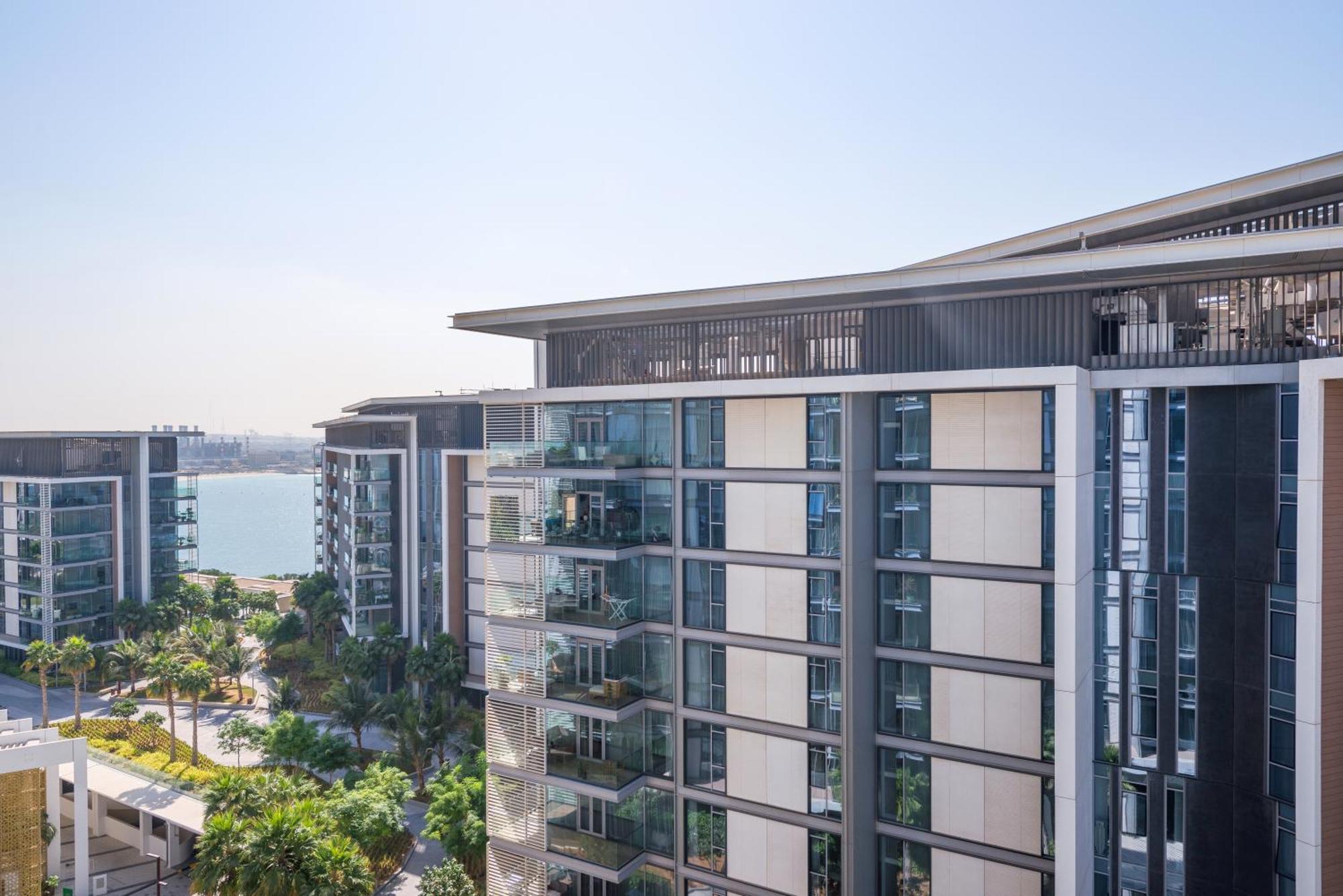 Premium 2+ 1 Bedroom Condo In The Heart Of Bluewaters Island Дубай Екстериор снимка